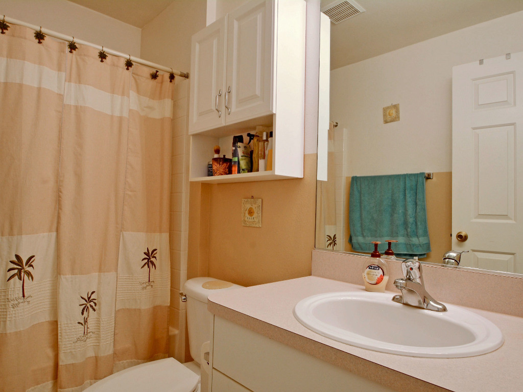 1155 N 13th Square, Vero Beach, FL 32960