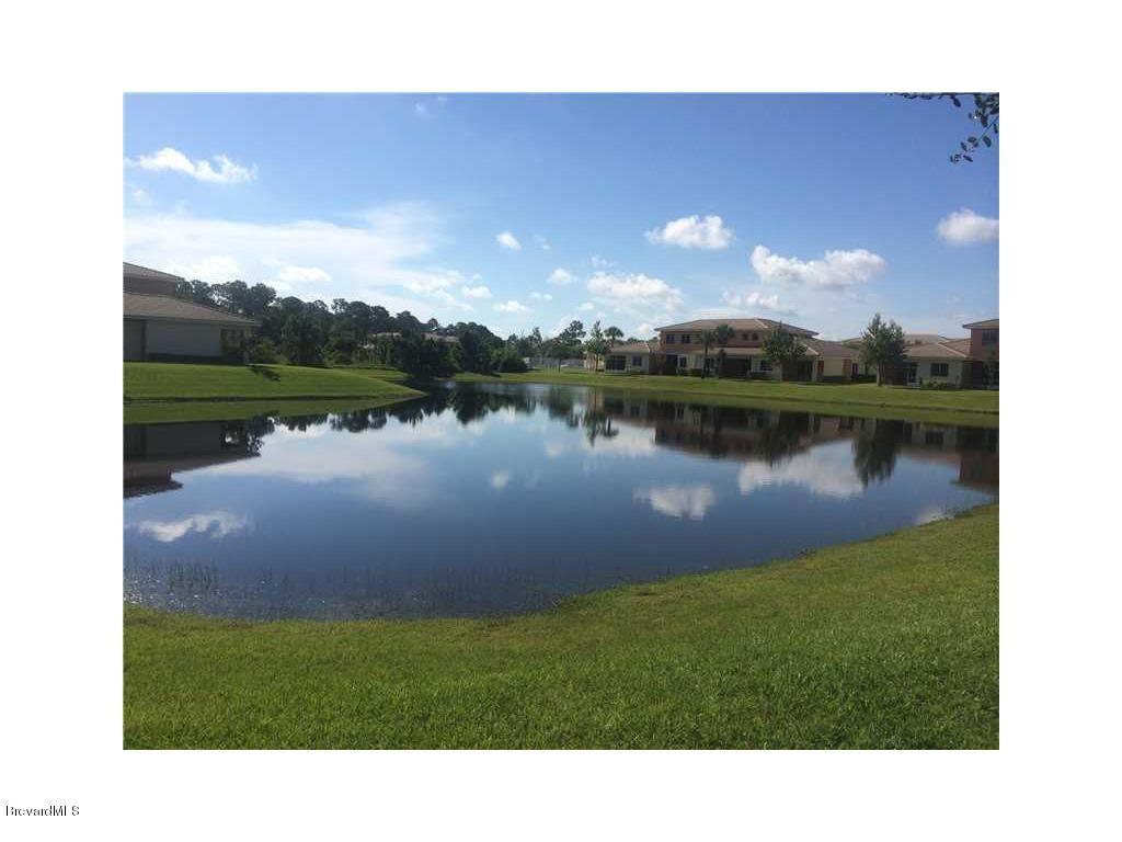 2567 Stockbridge Square, Vero Beach, FL 32962