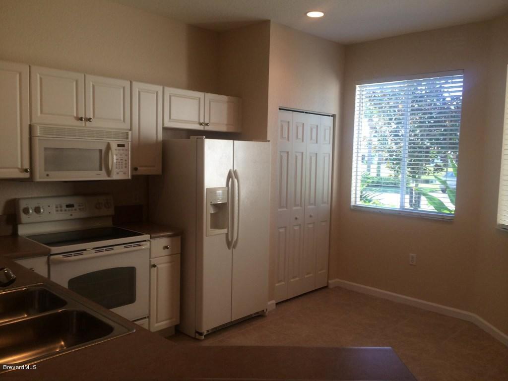 2567 Stockbridge Square, Vero Beach, FL 32962