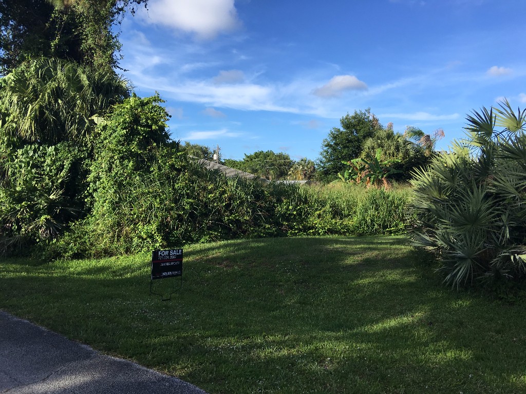 156 11th Court, Vero Beach, FL 32962