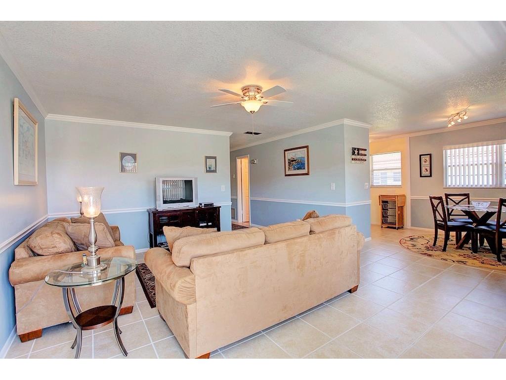 19 Pine Arbor Lane, Vero Beach, FL 32962