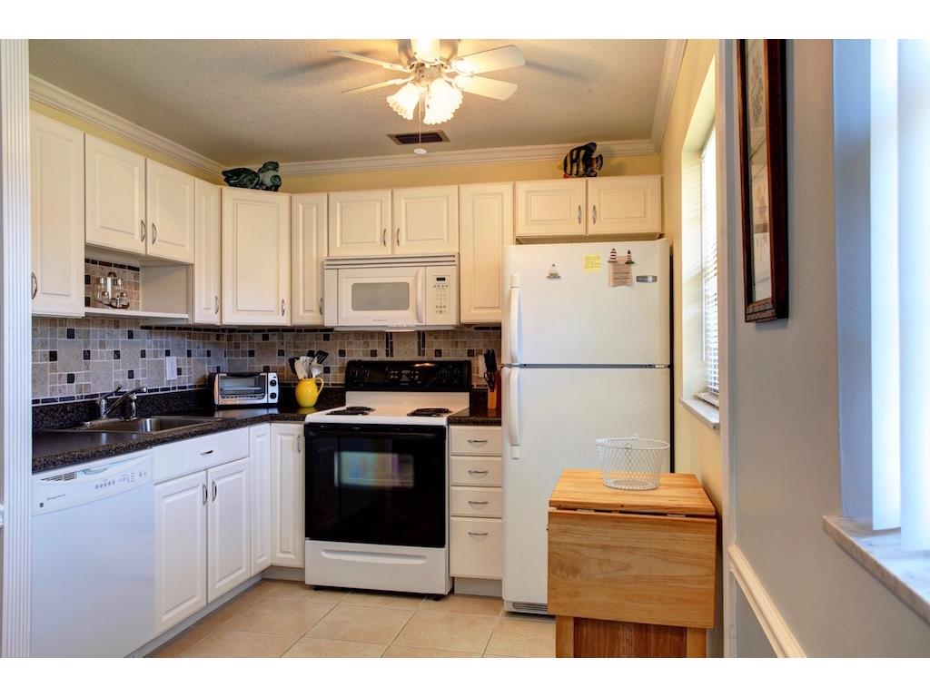 19 Pine Arbor Lane, Vero Beach, FL 32962