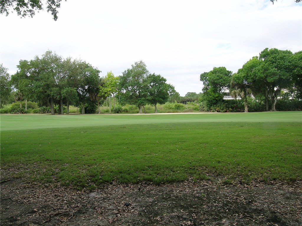 245 Oak Hammock Circle SW, Vero Beach, FL 32962