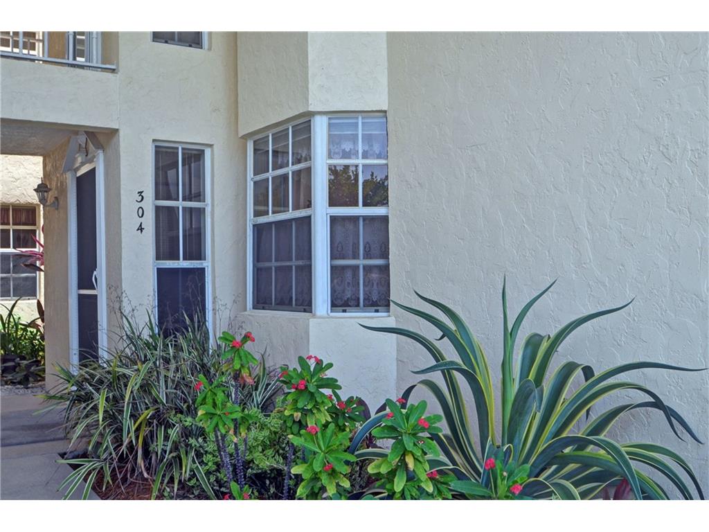 304 Grove Isle Circle, Vero Beach, FL 32962