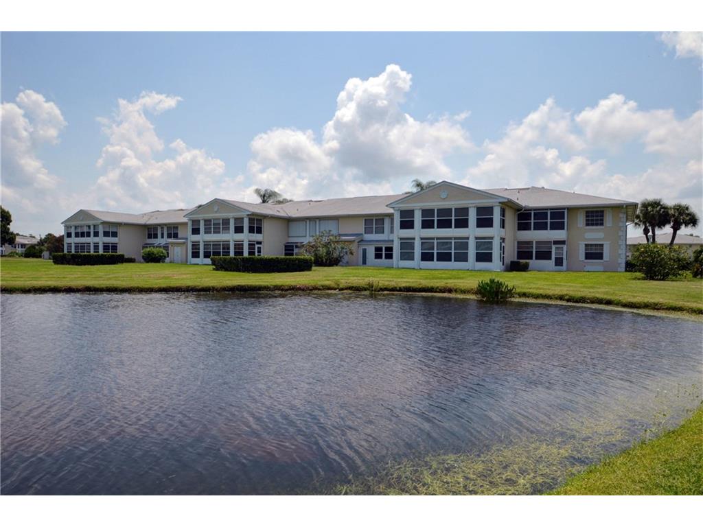 304 Grove Isle Circle, Vero Beach, FL 32962