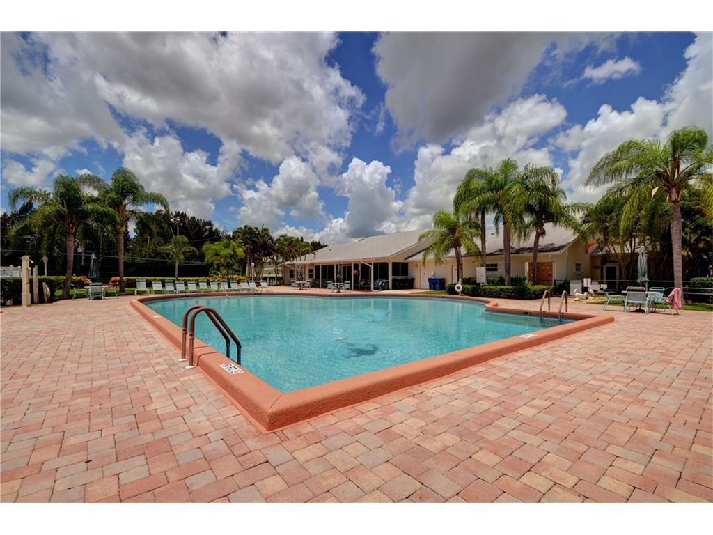 304 Grove Isle Circle, Vero Beach, FL 32962
