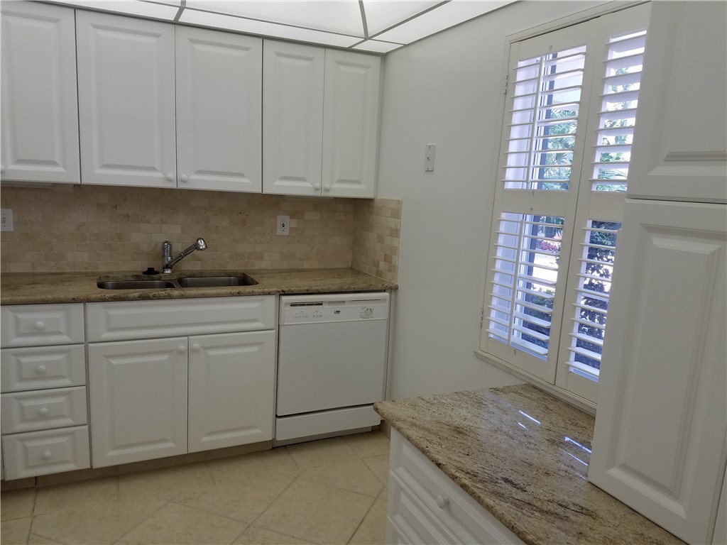 550 Riomar Drive, Vero Beach, FL 32963
