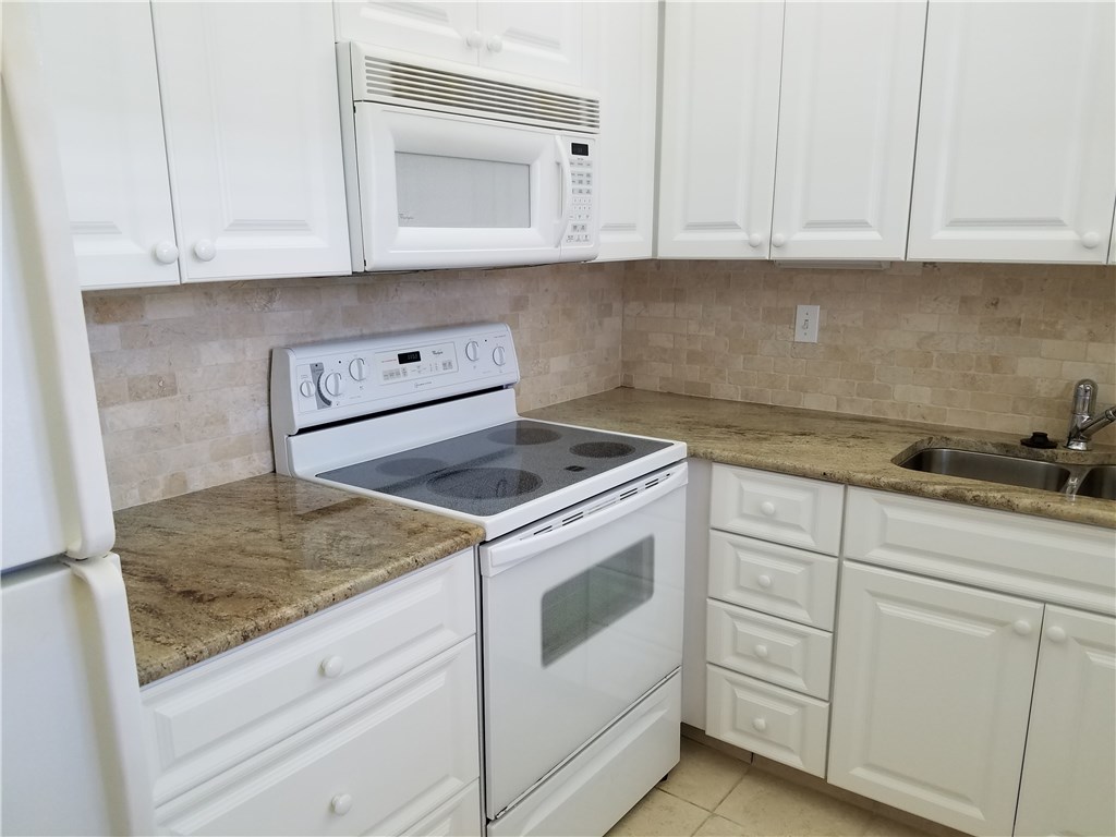 550 Riomar Drive, Vero Beach, FL 32963