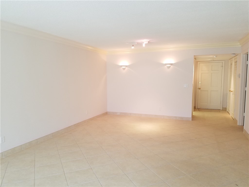 550 Riomar Drive, Vero Beach, FL 32963