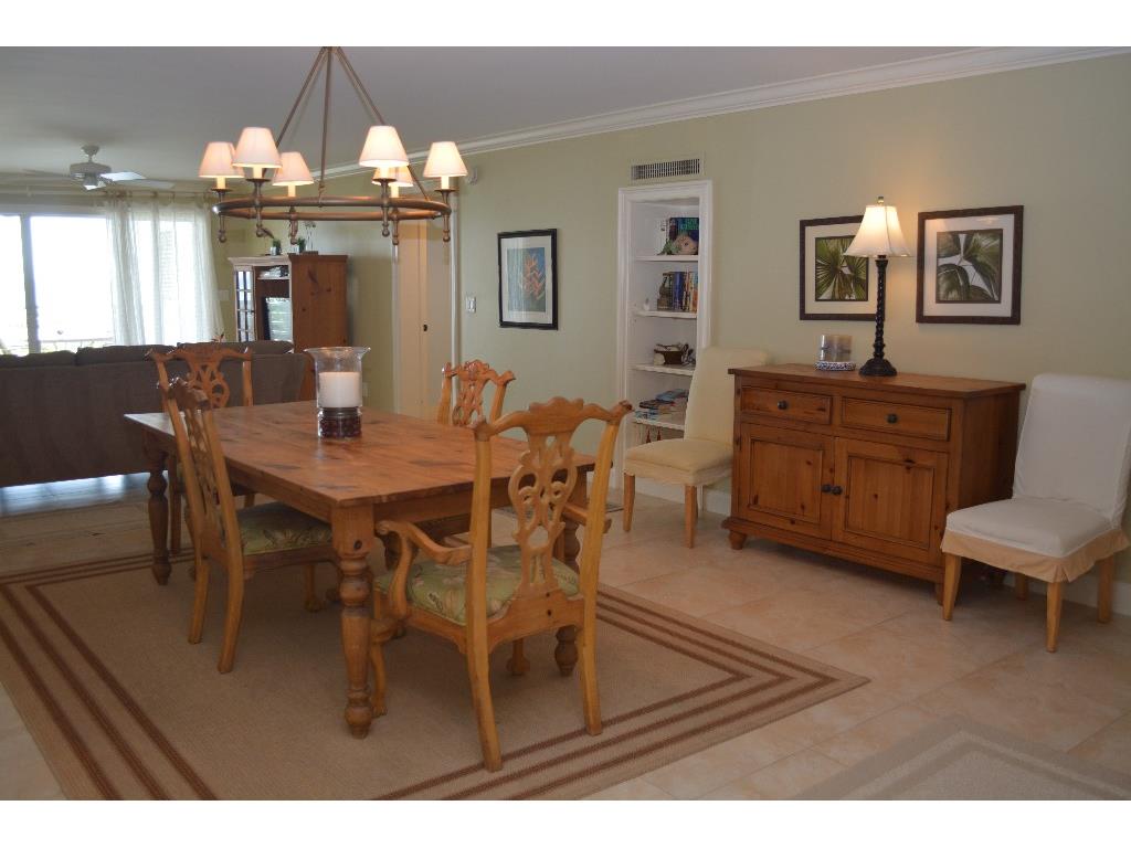 8416 Oceanside Dr F-12, Indian River Shores, FL 32963