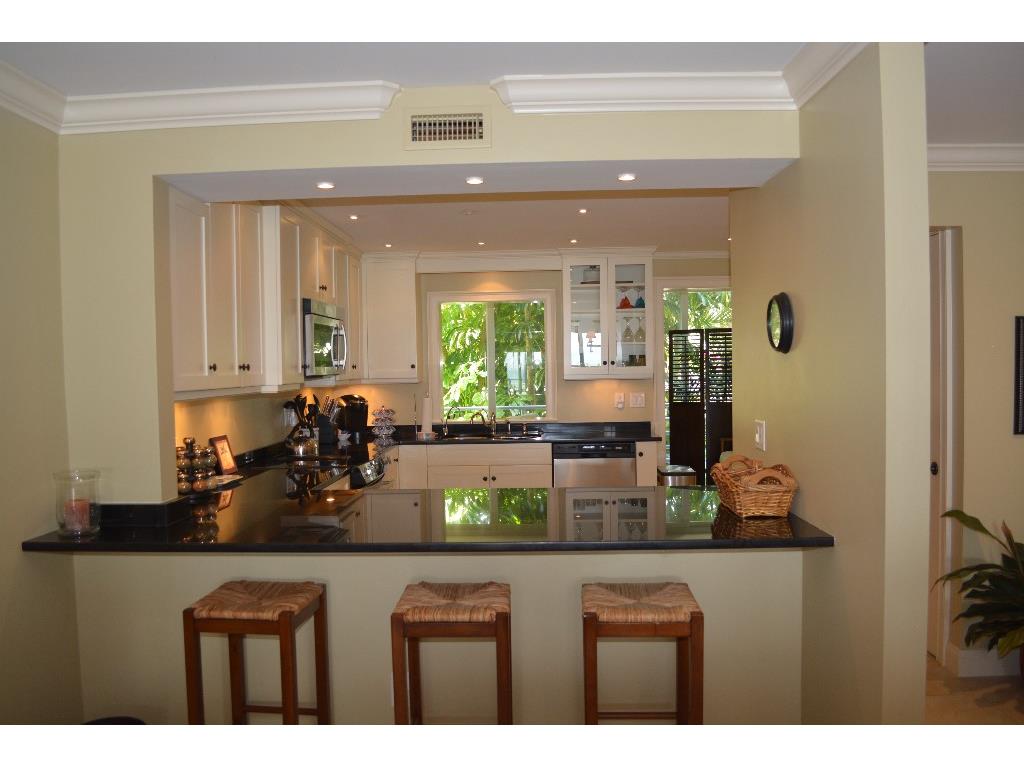 8416 Oceanside Dr F-12, Indian River Shores, FL 32963
