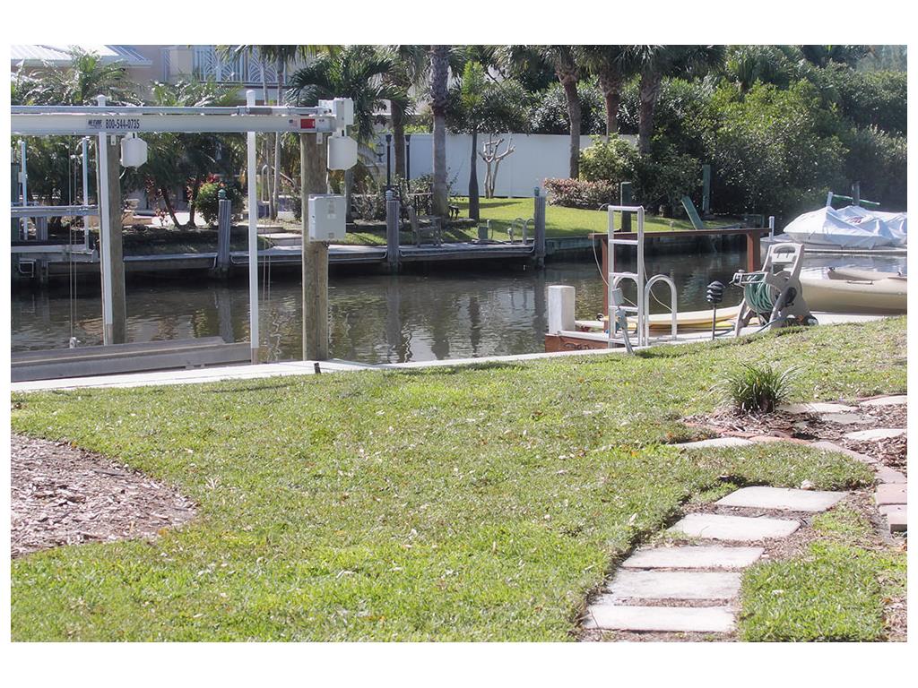 718 Tides Road, Vero Beach, FL 32963