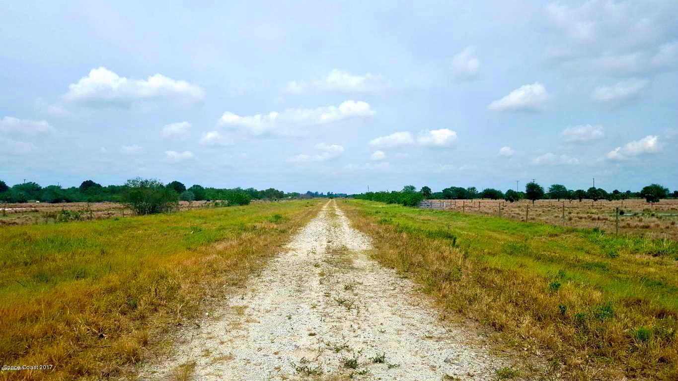 8565 19th Square SW, Vero Beach, FL 32966