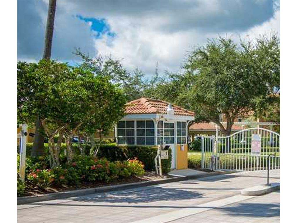 5025 Fairways Circle, Vero Beach, FL 32967