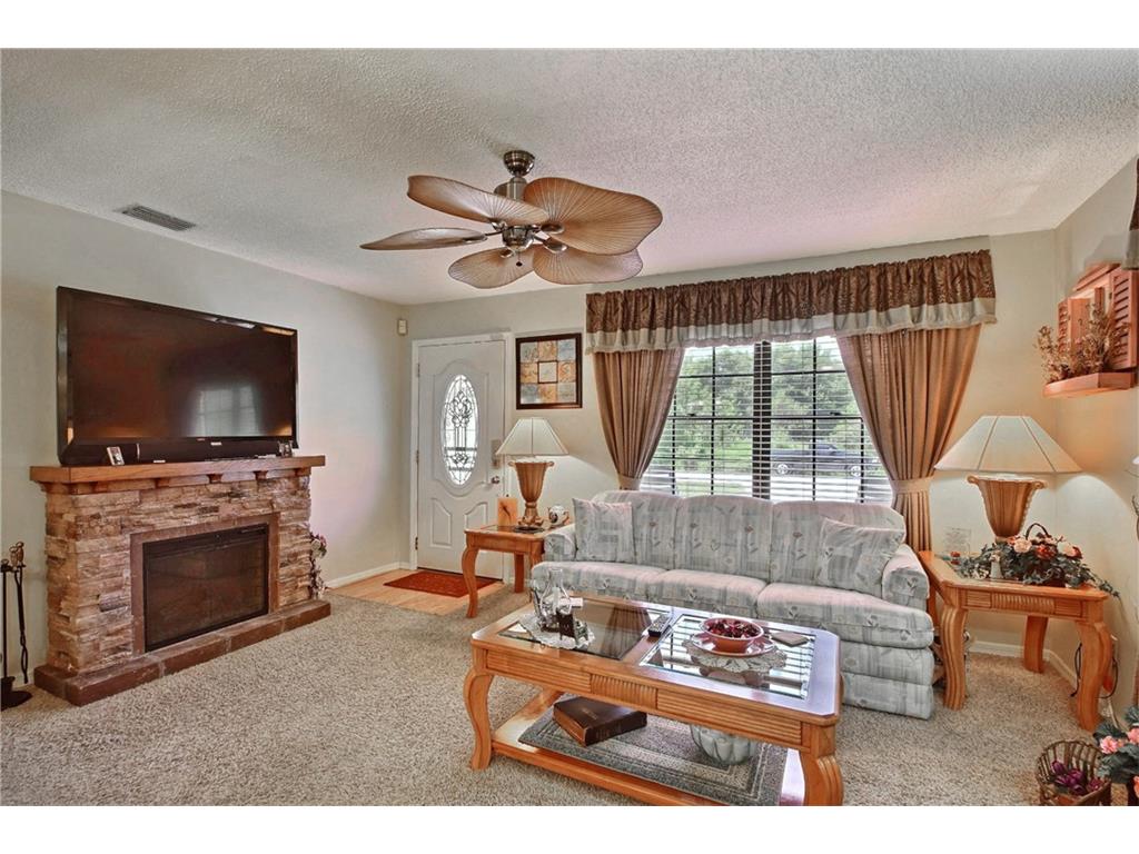 6046 7th St, Vero Beach, FL 32968