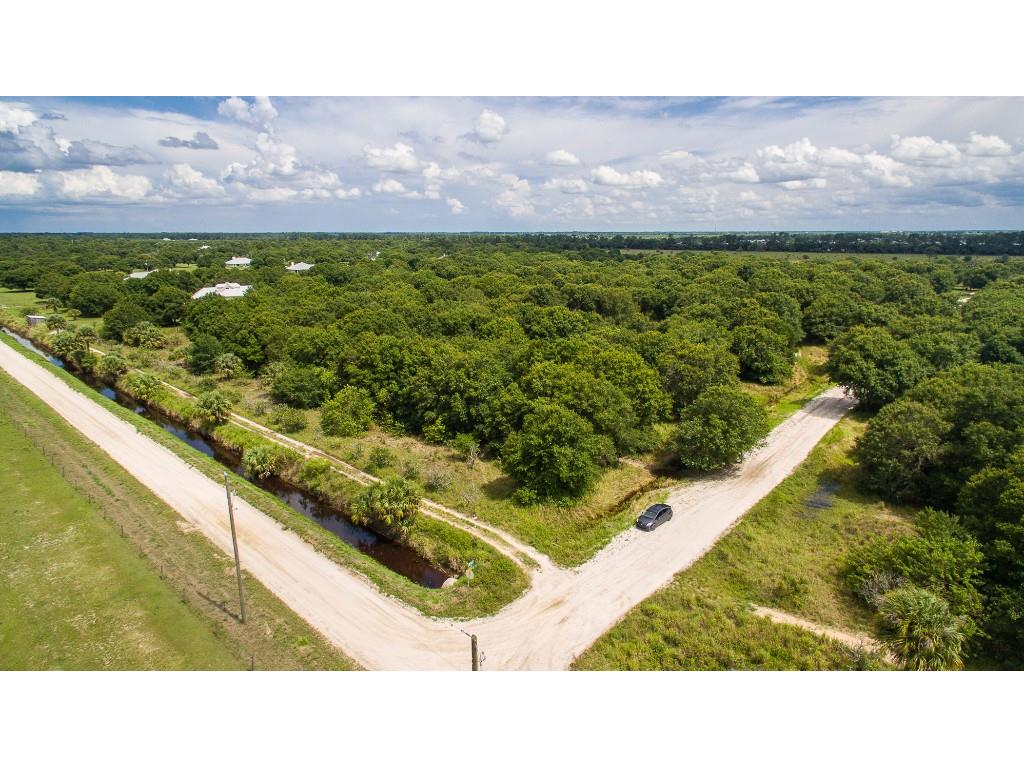 2100 69th Court SW, Vero Beach, FL 32968
