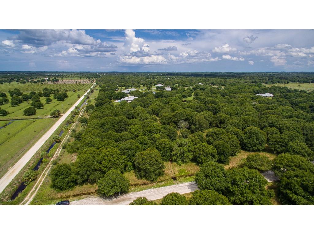 2100 69th Court SW, Vero Beach, FL 32968