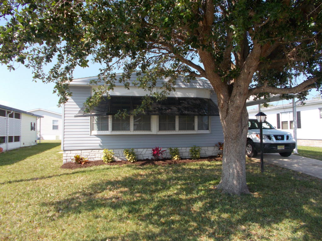 946 Wren Circle, Barefoot Bay, FL 32976