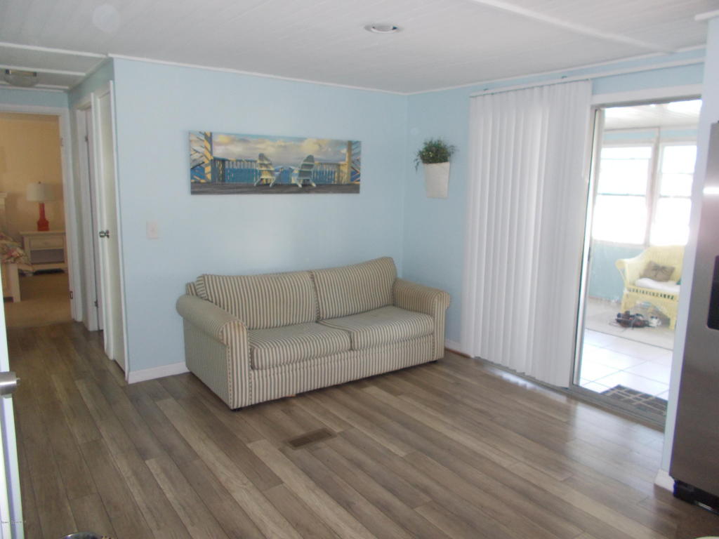 946 Wren Circle, Barefoot Bay, FL 32976
