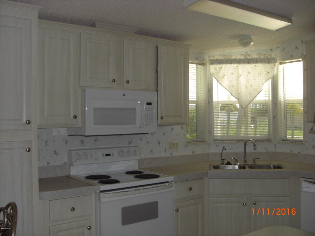 7682 Fox Hunter Circle, Micco, FL 32976