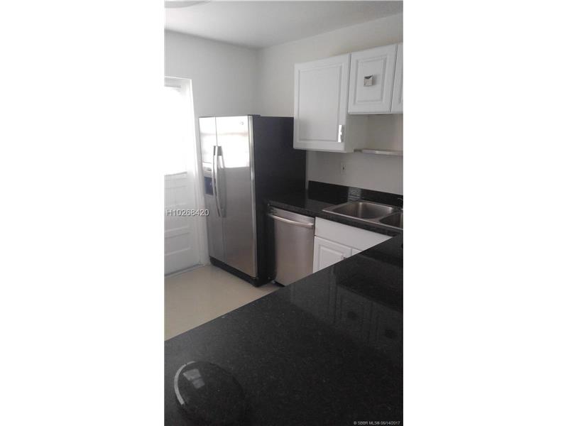 2500 SW 81st Av, Davie, FL 33