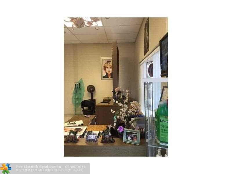 233 N FEDERAL HWY, Dania, FL 33004