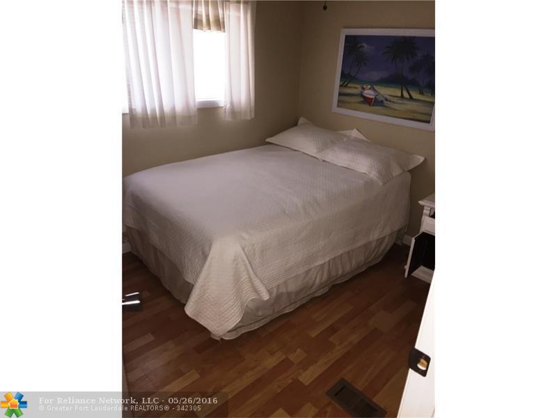264 Jamaica Dr, Dania, FL 33004