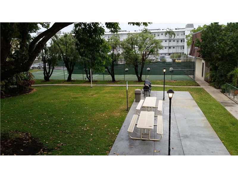 500 Northeast 2nd St, Dania Beach, FL 33004