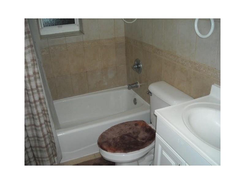 214 Northeast 4th Ct, Hallandale, FL 33009