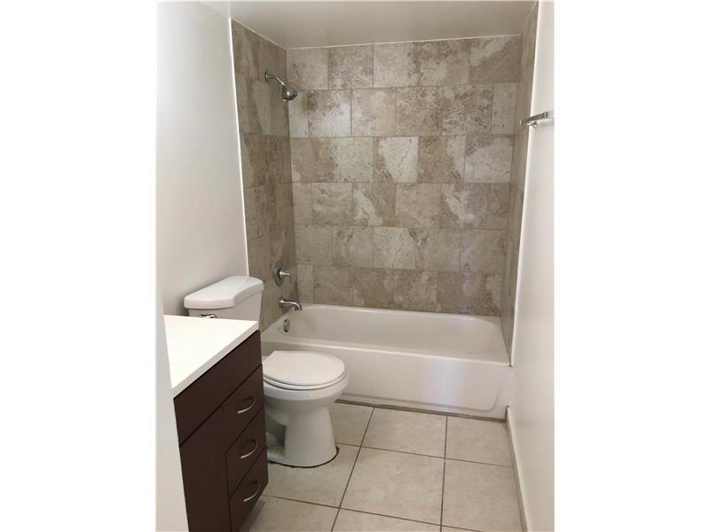 401Golden Isles Dr, Hallandale, FL 33009