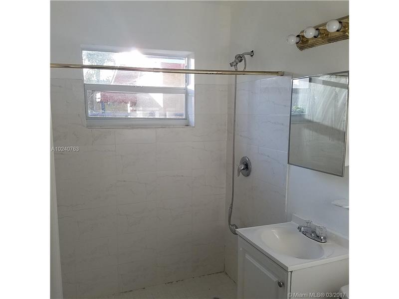622 Northeast 6th St, Hallandale, FL 33009