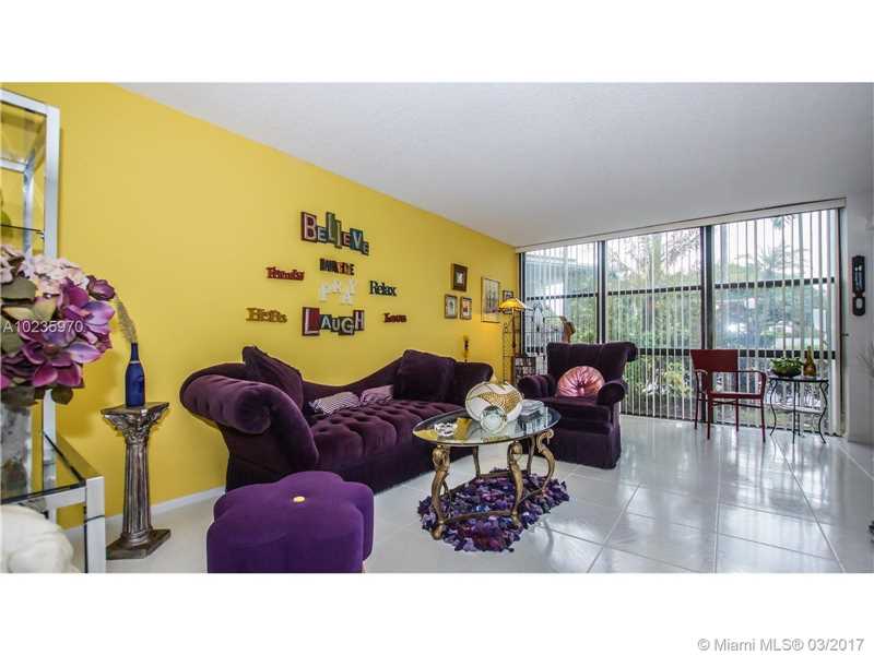 800Parkview Dr, Hallandale, FL 33009
