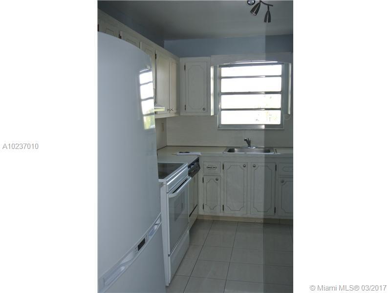 137GOLDEN ISLES DR, Hallandale, FL 33009