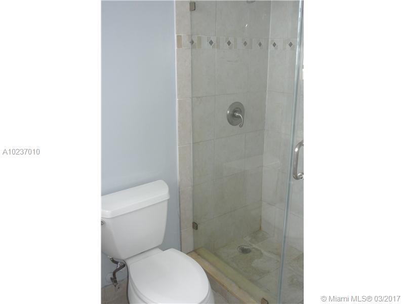 137GOLDEN ISLES DR, Hallandale, FL 33009