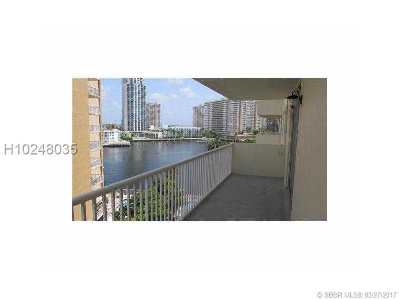 137GOLDEN ISLES DR, Hallandale, FL 33009