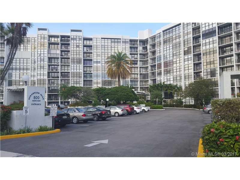 800Parkview Dr, Hallandale, FL 33009