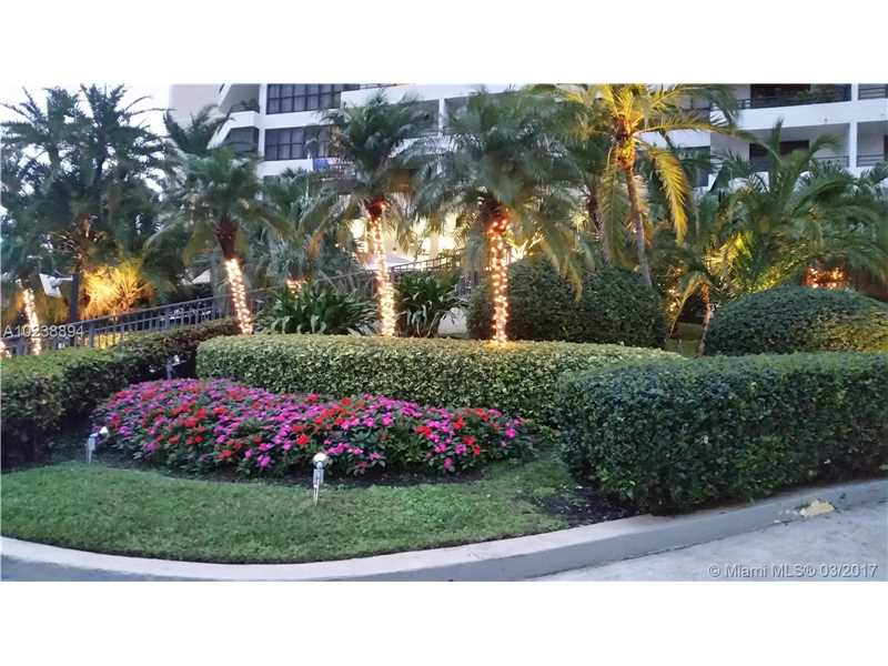 2500PARKVIEW DR, Hallandale, FL 33009