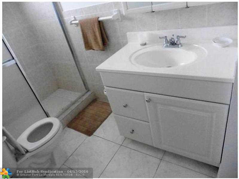 400 NE 14TH AV 218, Hallandale, FL 33009