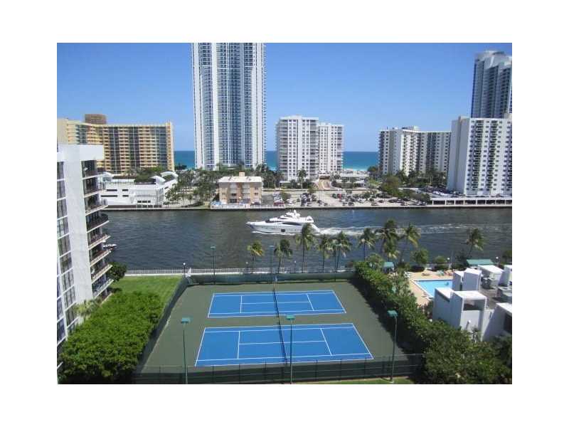 1000Parkview Dr, Hallandale, FL 33009