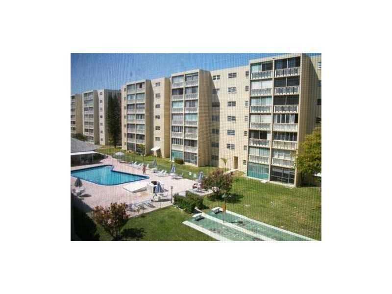 301 Northeast 14th Ave, Hallandale, FL 33009