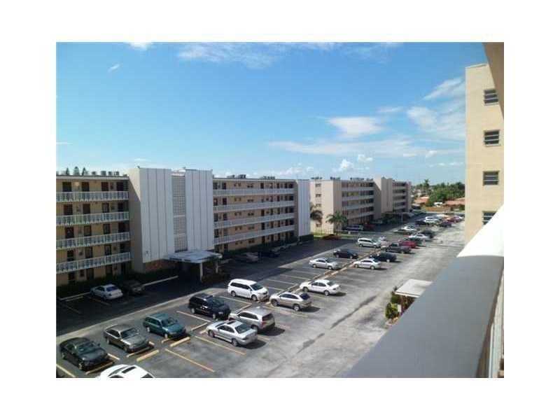 301 Northeast 14th Ave, Hallandale, FL 33009