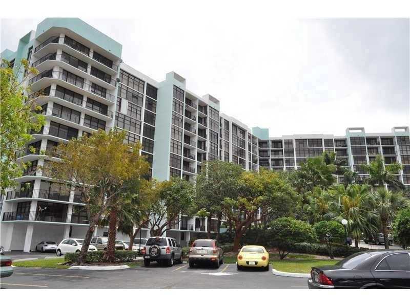 200Leslie Dr, Hallandale, FL 33009