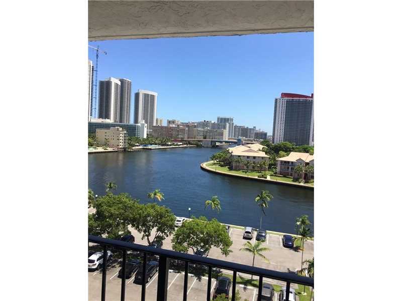 200Leslie Dr, Hallandale, FL 33009