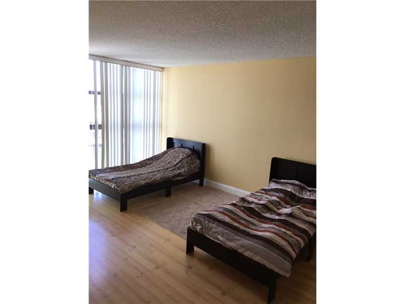 200Leslie Dr, Hallandale, FL 33009
