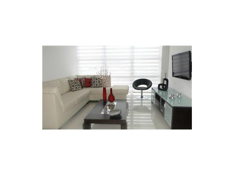 800PARKVIEW DR., Hallandale, FL 33009