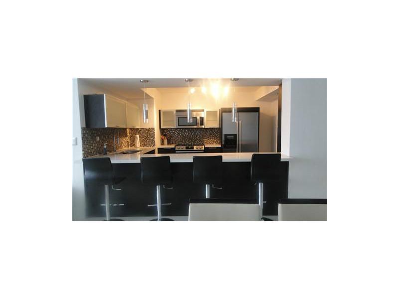800PARKVIEW DR., Hallandale, FL 33009