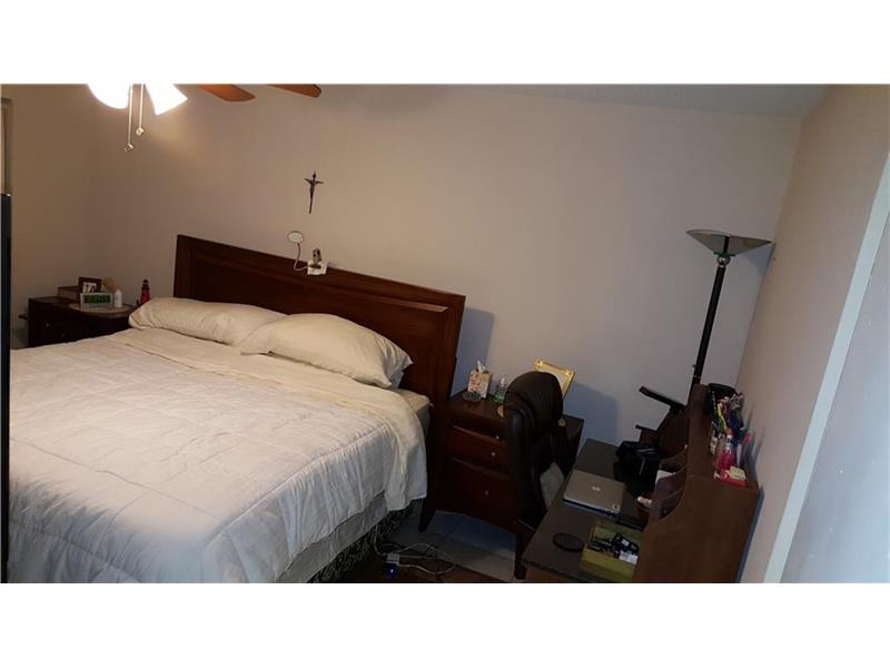215 Southeast 3rd Ave, Hallandale, FL 33009
