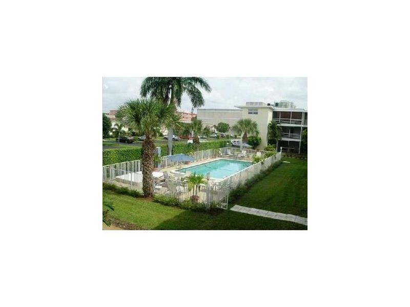 1100 Northeast 1st Ct, Hallandale, FL 33009