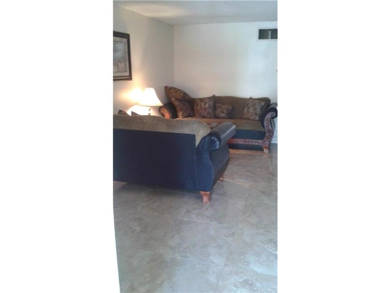 809 Southeast 2 AV, Hallandale, FL 33009