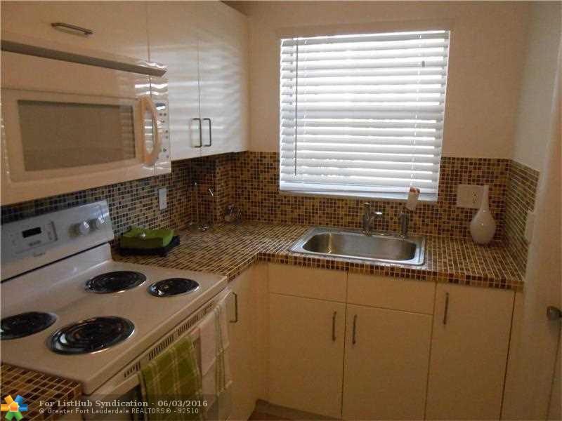 541 Blue Heron Dr 119, Hallandale, FL 33009